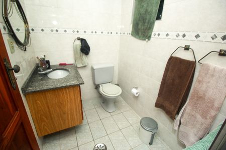Casa à venda com 302m², 4 quartos e 2 vagas Casa à venda com 302m², 4 quartos e 2 vagasBanheiro 1