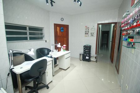 Casa à venda com 302m², 4 quartos e 2 vagas Casa à venda com 302m², 4 quartos e 2 vagasQuarto 1 - Casa 2