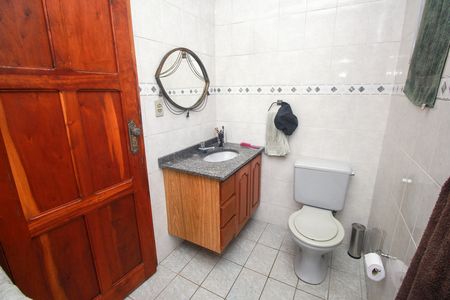 Casa à venda com 302m², 4 quartos e 2 vagas Casa à venda com 302m², 4 quartos e 2 vagasBanheiro 1