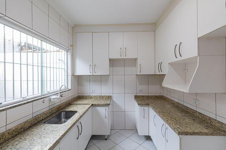 Casa à venda com 70m², 2 quartos e 2 vagas Casa à venda com 70m², 2 quartos e 2 vagasCozinha