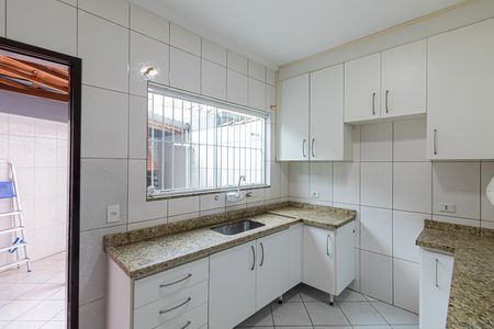 Casa à venda com 70m², 2 quartos e 2 vagas Casa à venda com 70m², 2 quartos e 2 vagasCozinha