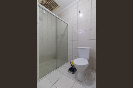 Casa à venda com 70m², 2 quartos e 2 vagas Casa à venda com 70m², 2 quartos e 2 vagasBanheiro