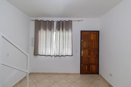 Sala de casa para alugar com 2 quartos, 70m² em Cidade Líder, São Paulo