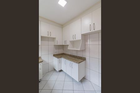 Casa à venda com 70m², 2 quartos e 2 vagas Casa à venda com 70m², 2 quartos e 2 vagasCozinha