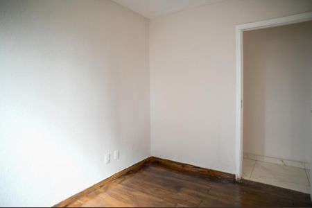 Quarto 1 de apartamento para alugar com 2 quartos, 47m² em Parque Bristol, São Paulo