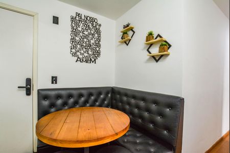 Sala de apartamento à venda com 2 quartos, 50m² em Vila Homero Thon, Santo André