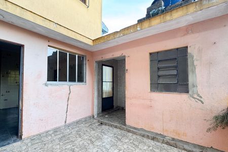 Casa para alugar com 90m², 2 quartos e 1 vaga Casa para alugar com 90m², 2 quartos e 1 vagaVaranda