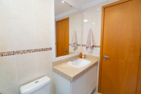 Apartamento à venda com 106m², 3 quartos e 2 vagas Apartamento à venda com 106m², 3 quartos e 2 vagasBanheiro da Suíte
