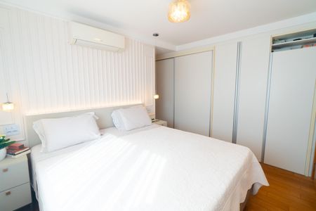 Apartamento à venda com 106m², 3 quartos e 2 vagas Apartamento à venda com 106m², 3 quartos e 2 vagasSuite