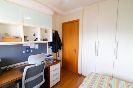 Apartamento à venda com 106m², 3 quartos e 2 vagas Apartamento à venda com 106m², 3 quartos e 2 vagasQuarto 1