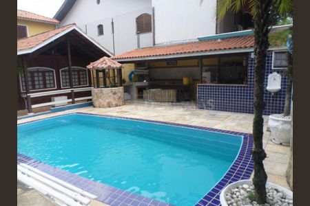 Casa à venda com 300m², 3 quartos e 6 vagas