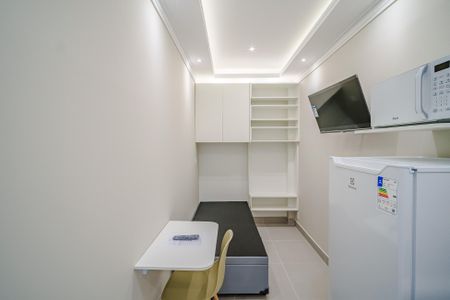 Sala/Quarto de kitnet/studio para alugar com 1 quarto, 15m² em Vila Universitaria, São Paulo