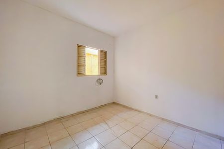 Quarto de casa para alugar com 1 quarto, 40m² em São Pedro, Osasco