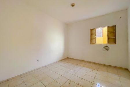 Quarto de casa para alugar com 1 quarto, 40m² em São Pedro, Osasco