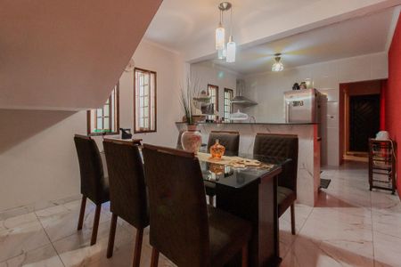 Casa para alugar com 203m², 3 quartos e 2 vagas Casa para alugar com 203m², 3 quartos e 2 vagasSala de jantar