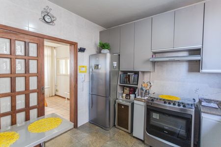 Apartamento para alugar com 170m², 4 quartos e 2 vagas Apartamento para alugar com 170m², 4 quartos e 2 vagasCozinha
