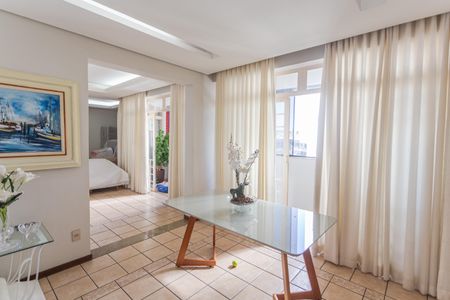 Apartamento para alugar com 170m², 4 quartos e 2 vagas Apartamento para alugar com 170m², 4 quartos e 2 vagasSala 2
