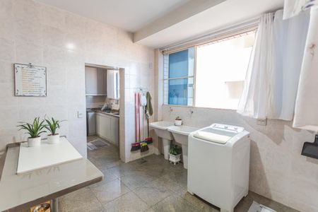 Apartamento para alugar com 170m², 4 quartos e 2 vagas Apartamento para alugar com 170m², 4 quartos e 2 vagasÁrea de Serviço
