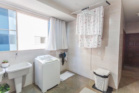 Apartamento para alugar com 170m², 4 quartos e 2 vagas Apartamento para alugar com 170m², 4 quartos e 2 vagasÁrea de Serviço