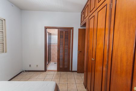 Apartamento para alugar com 170m², 4 quartos e 2 vagas Apartamento para alugar com 170m², 4 quartos e 2 vagasSuíte 2
