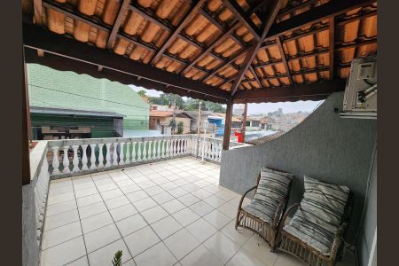 Casa à venda com 150m², 3 quartos e 2 vagasÁrea externa