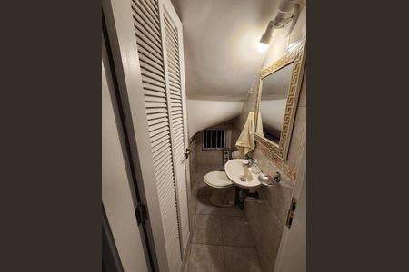 Casa à venda com 150m², 3 quartos e 2 vagasBanheiro 