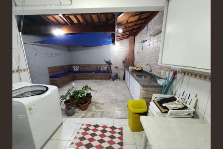 Casa à venda com 150m², 3 quartos e 2 vagasÁrea externa