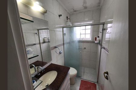 Casa à venda com 150m², 3 quartos e 2 vagasBanheiro 