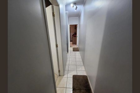 Casa à venda com 150m², 3 quartos e 2 vagasCorredor