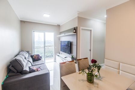 Sala  de apartamento à venda com 2 quartos, 55m² em Jardim Tupanci, Barueri