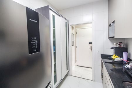 Apartamento para alugar com 55m², 2 quartos e 2 vagas Apartamento para alugar com 55m², 2 quartos e 2 vagasCozinha