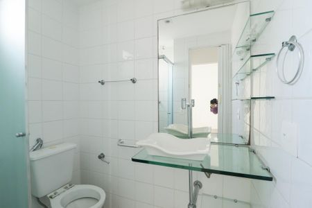Banheiro de apartamento para alugar com 2 quartos, 49m² em Carandiru, São Paulo