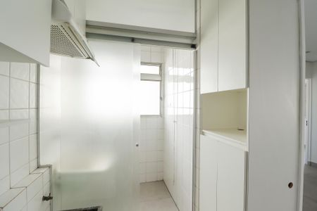 Cozinha e Área de Serviço de apartamento para alugar com 1 quarto, 49m² em Carandiru, São Paulo