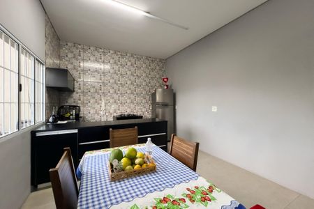 Casa à venda com 276m², 2 quartos e 5 vagas