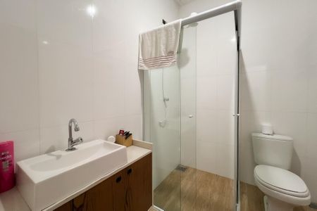 Casa à venda com 276m², 2 quartos e 5 vagas