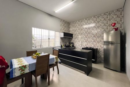Casa à venda com 276m², 2 quartos e 5 vagas