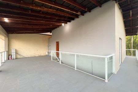 Casa à venda com 276m², 2 quartos e 5 vagas