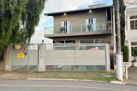 Casa à venda com 276m², 2 quartos e 5 vagas