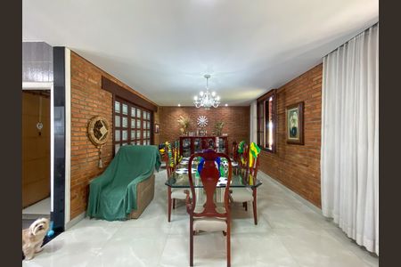 Casa para alugar com 3 quartos, 400m² em Barreiro, Belo Horizonte