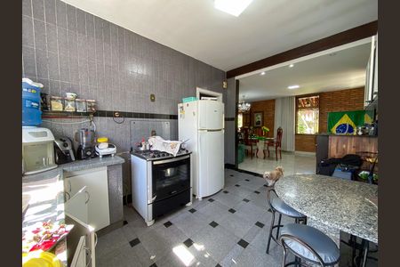 Casa para alugar com 400m², 3 quartos e 10 vagas