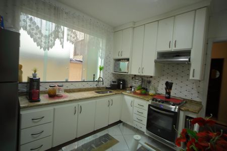 Casa à venda com 200m², 3 quartos e 2 vagasCozinha 