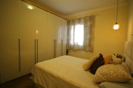Casa à venda com 200m², 3 quartos e 2 vagasQuarto 2 