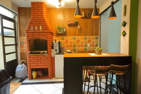 Casa à venda com 200m², 3 quartos e 2 vagasÁrea de convivência/Churrasqueira  