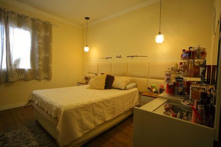 Casa à venda com 200m², 3 quartos e 2 vagasQuarto 2 
