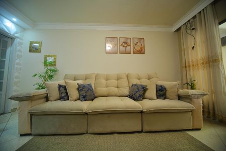 Casa à venda com 200m², 3 quartos e 2 vagasSala