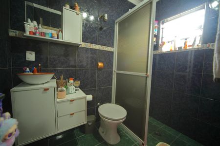 Casa à venda com 200m², 3 quartos e 2 vagasBanheiro da Suíte 