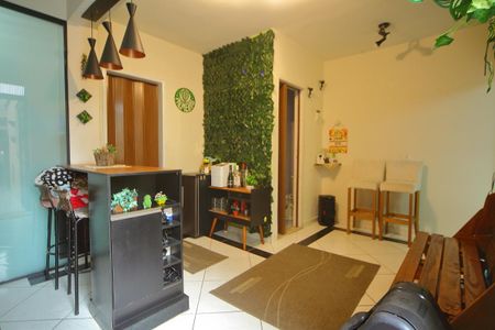 Casa à venda com 200m², 3 quartos e 2 vagasÁrea de convivência 