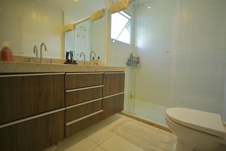Apartamento para alugar com 128m², 3 quartos e 2 vagasBanheiro da suíte 1