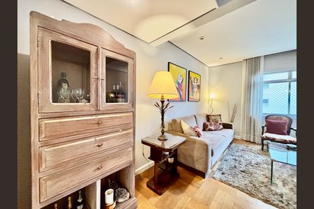 Apartamento à venda com 136m², 3 quartos e 1 vaga Apartamento à venda com 136m², 3 quartos e 1 vagaSala