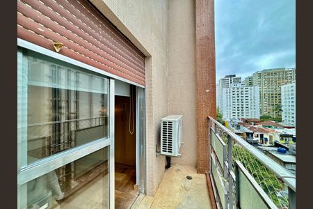 Apartamento à venda com 136m², 3 quartos e 1 vaga Apartamento à venda com 136m², 3 quartos e 1 vagaVaranda Quarto 2